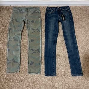 2pc Bundle Women’s Sz 3/4 BDG Camouflage cigarette & Dark Denim Jeans